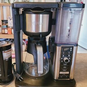 Ninja CM401 Specialty Coffee Maker Built-in Frother Carafe Easy Grounds Foam